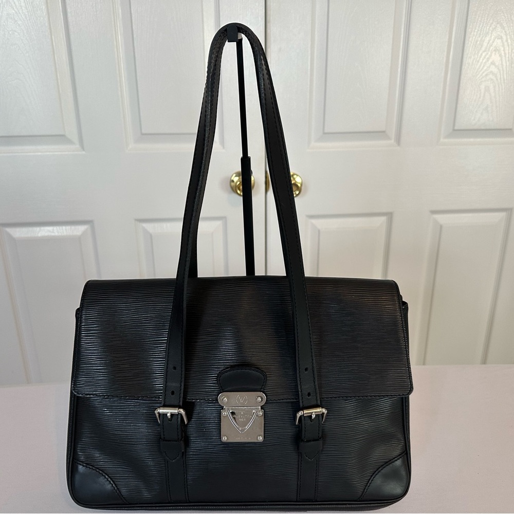 ❌SOLD❌Authentic Louis Vuitton Segur MM